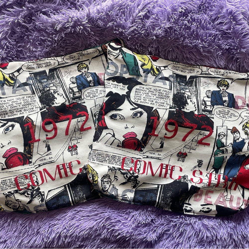 Throw pillow covers (comic strip)(two)